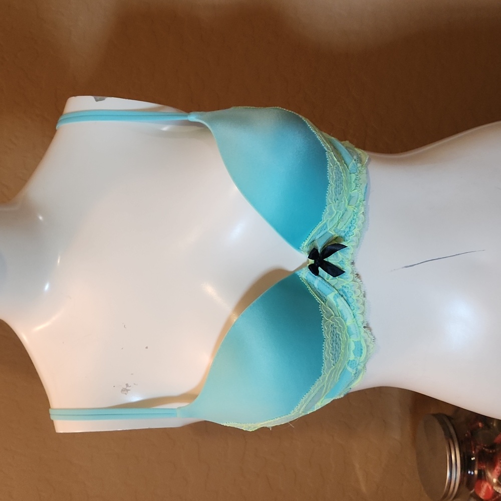 Victorias Secret Turquoise Padded Underwire Bra (0707)